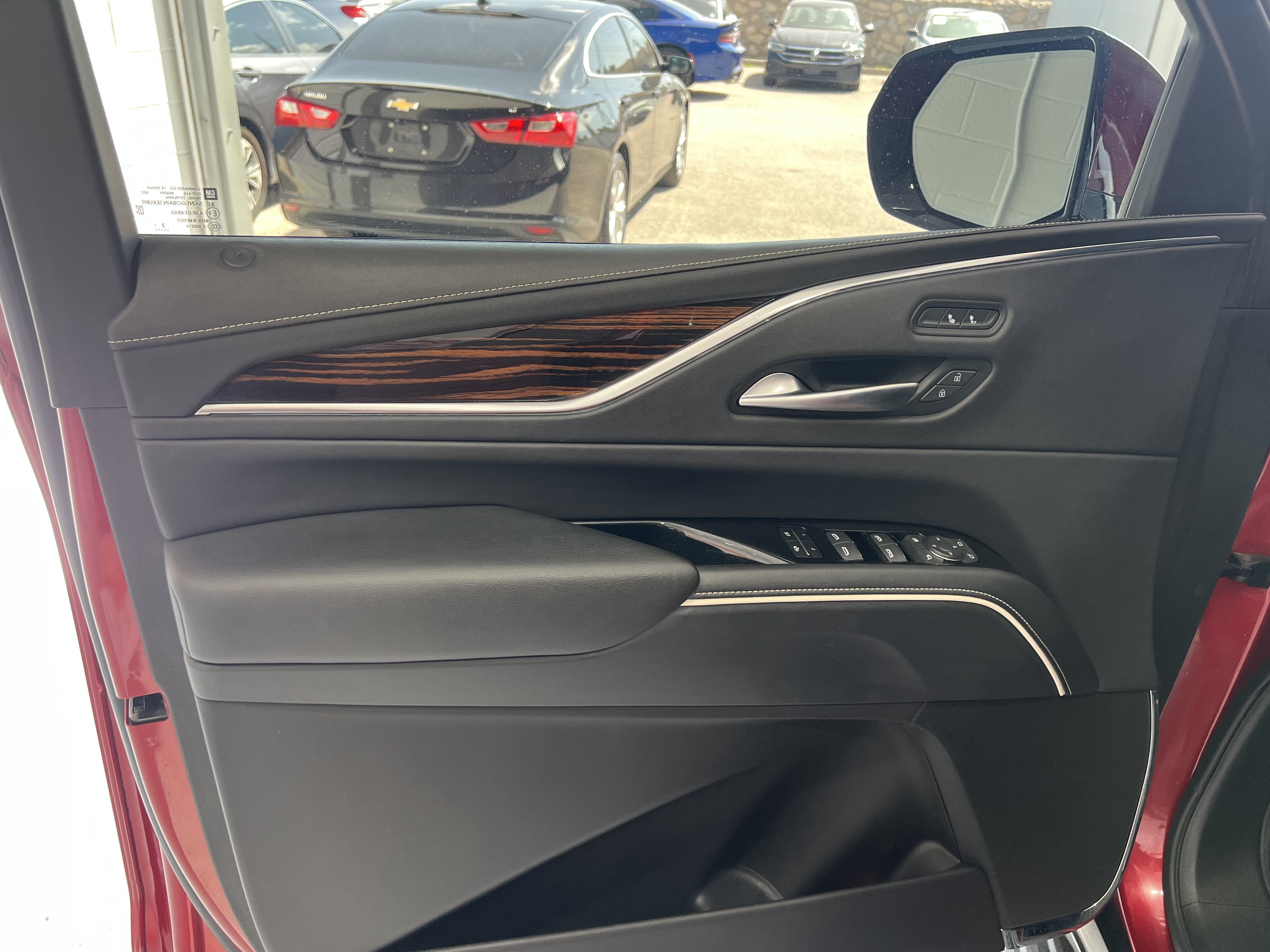 Used 2023 Cadillac Escalade Luxury RWD image 9