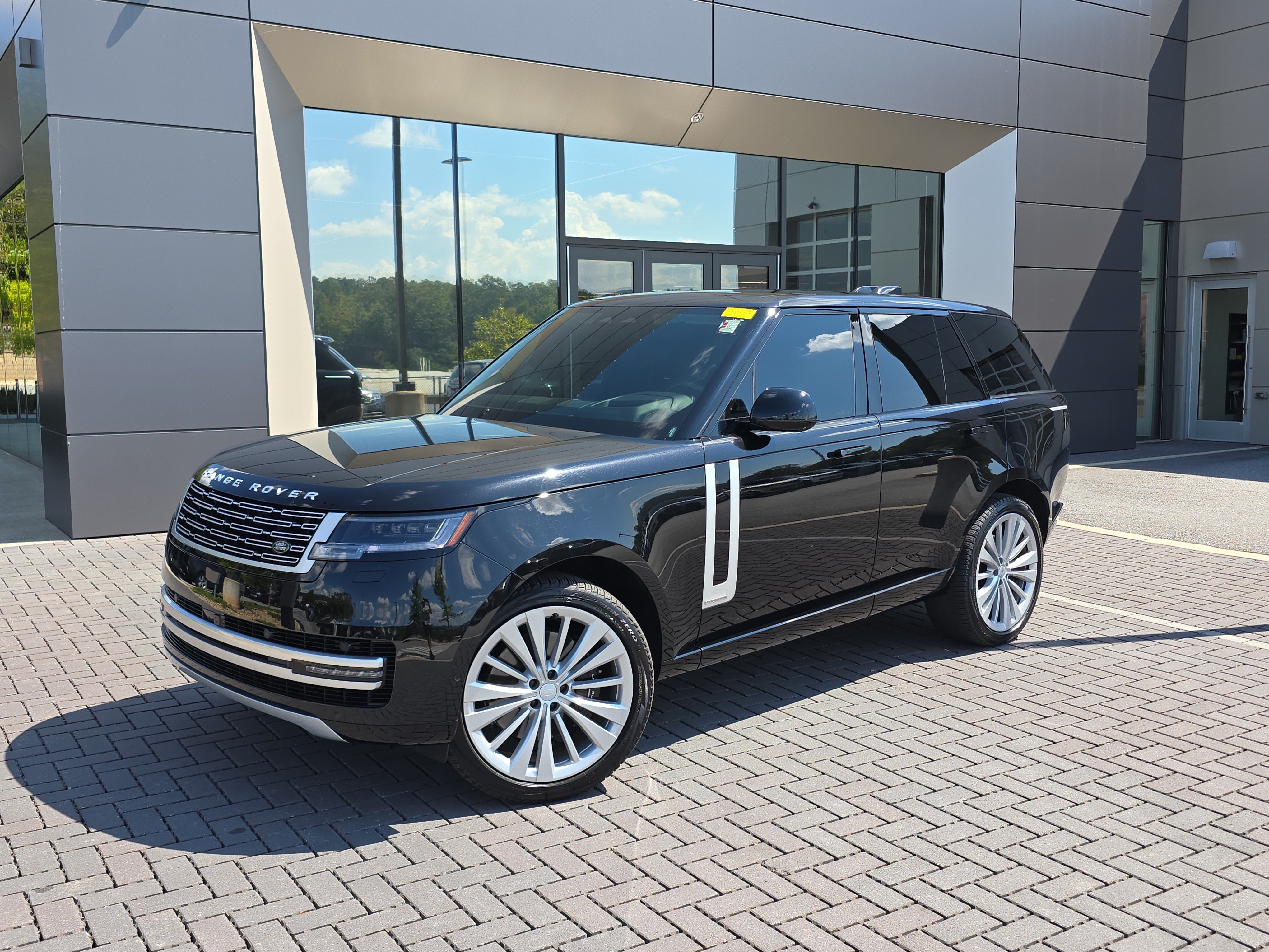 Certified 2024 Land Rover Range Rover Autobiography AWD/4WD image 1
