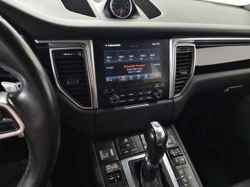 Used 2017 Porsche Macan AWD/4WD image 23