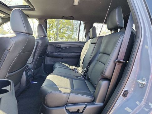 Used 2023 Honda Passport EX-L image 10