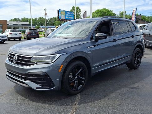 Certified 2023 Volkswagen Tiguan SE R-Line FWD image 3