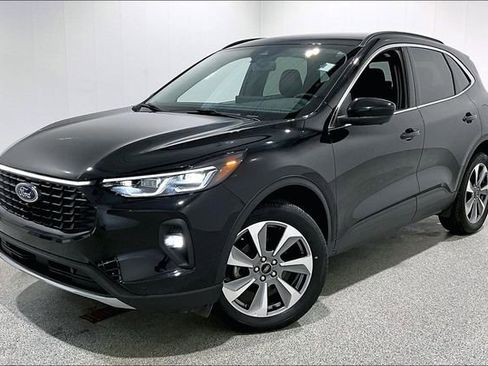 Used 2024 Ford Escape Platinum image 3