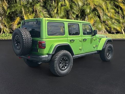 Used 2025 Jeep Wrangler Unlimited Rubicon AWD/4WD image 5