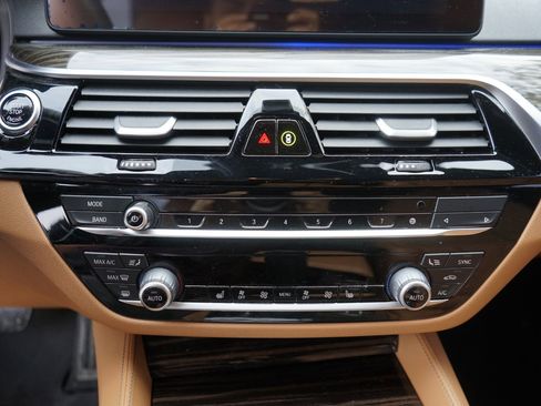 Used 2023 BMW 540i w/ M Sport Package image 24