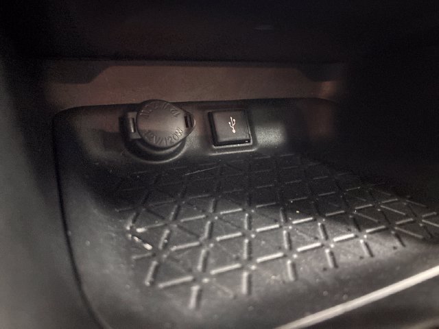 Used 2020 Toyota RAV4 LE w/ All Weather Liner Package AWD/4WD image 25