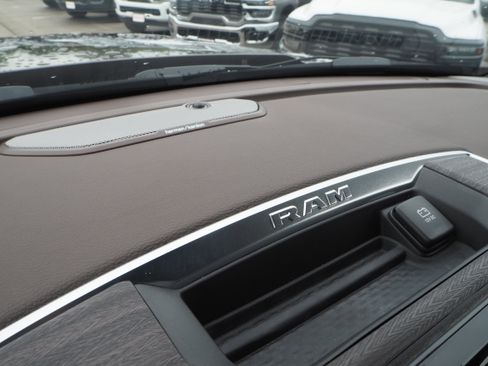 New 2025 RAM 2500 Laramie image 34