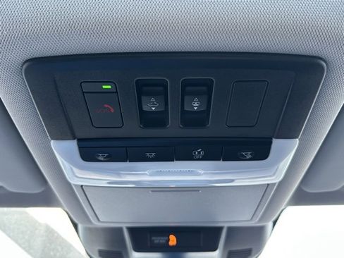 Certified 2023 Nissan Rogue SL image 37