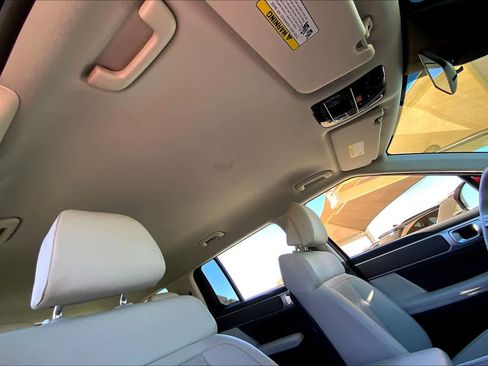 Used 2025 Hyundai Santa Fe SEL image 13