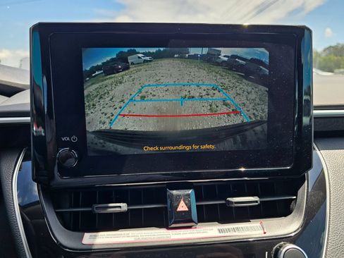 Used 2023 Toyota Corolla LE FWD image 12