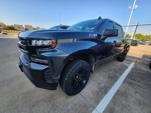 Used 2021 Chevrolet Silverado 1500 LT Trail Boss w/ Convenience Package II AWD/4WD image 2
