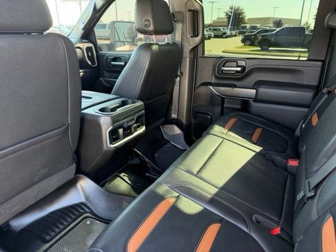 Used 2022 GMC Sierra 2500 AT4 w/ AT4 Premium Plus Package AWD/4WD image 25