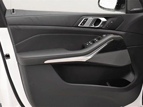 New 2026 BMW X5 xDrive40i w/ M Sport Package image 22