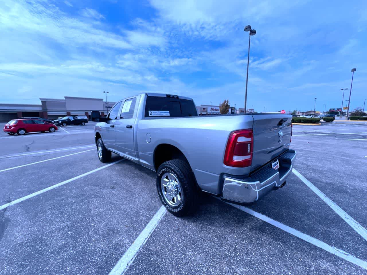 Used 2024 RAM 2500 Tradesman w/ Chrome Appearance Group AWD/4WD image 6
