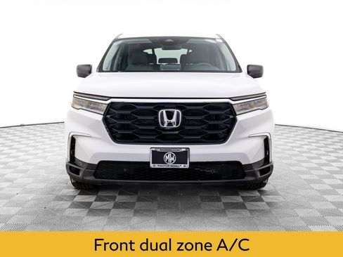 Used 2023 Honda Pilot LX image 9