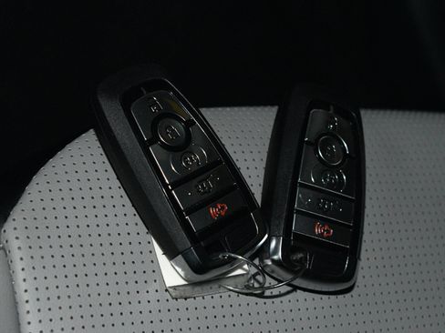 Used 2024 Ford Escape Platinum AWD/4WD image 97