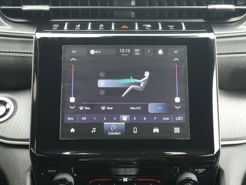 Used 2025 Jeep Grand Cherokee Laredo X AWD/4WD image 20