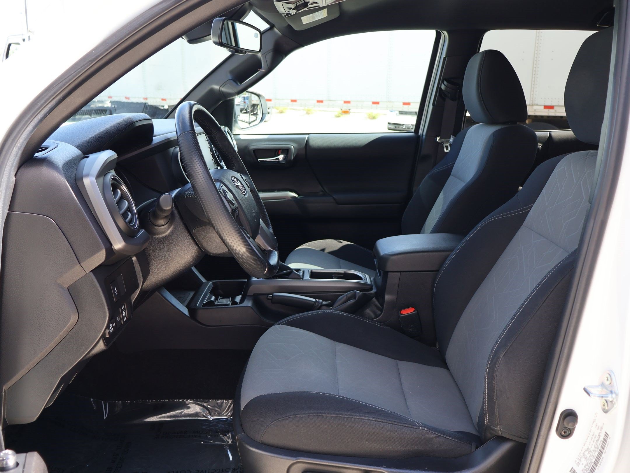 Used 2022 Toyota Tacoma TRD Off-Road w/ Technology Package AWD/4WD image 16