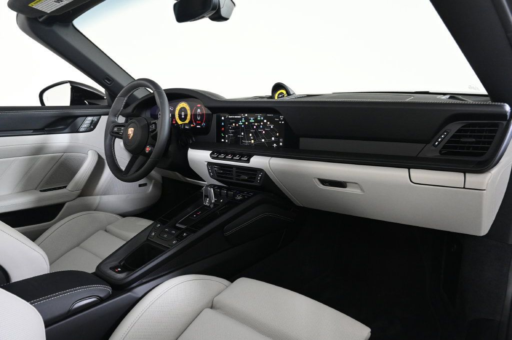 Used 2026 Porsche 911 Carrera GTS RWD image 17