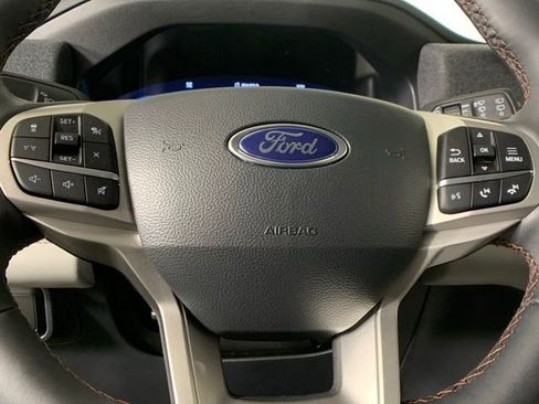 Used 2025 Ford Explorer Active w/ Active Comfort Package image 21