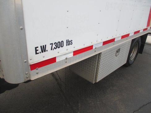 Used 2016 Freightliner Sprinter 3500 RWD image 13