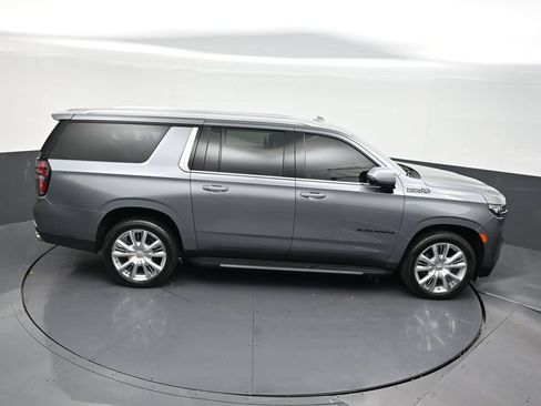 Used 2021 Chevrolet Suburban High Country AWD/4WD image 22
