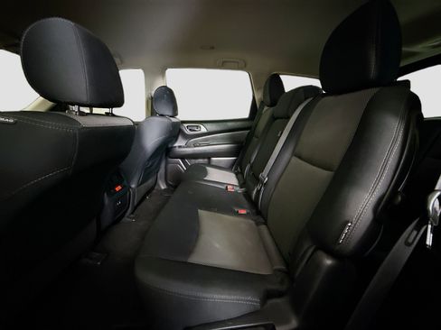 Used 2019 Nissan Pathfinder SV AWD/4WD image 25