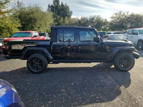 Used 2022 Jeep Gladiator Sport image 7