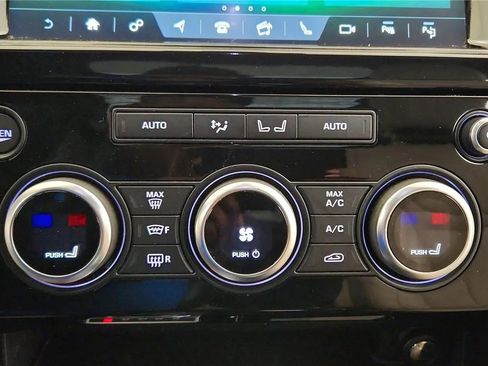 Used 2020 Land Rover Discovery HSE image 26