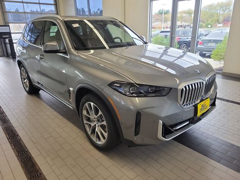 Used 2026 BMW X5 xDrive50e w/ Executive Package image 3