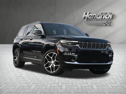 Used 2023 Jeep Grand Cherokee Summit AWD/4WD image 2