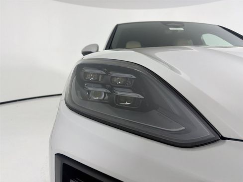 New 2026 Porsche Cayenne Coupe image 31