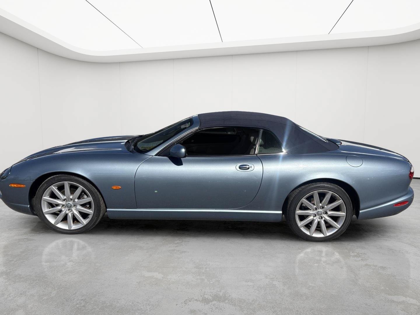 Used 2005 Jaguar XK8 Convertible RWD image 7