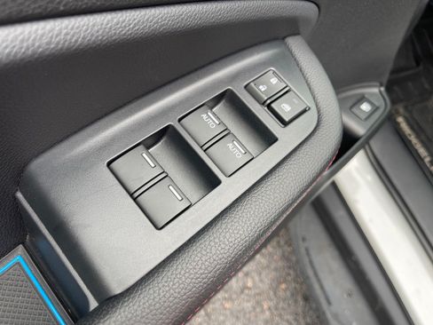Used 2025 Honda Ridgeline Black Edition image 8