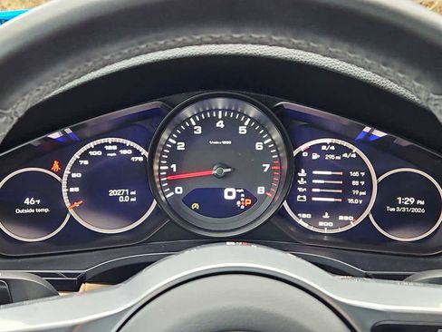 Certified 2023 Porsche Cayenne Platinum Edition image 23