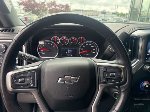 Used 2019 Chevrolet Silverado 1500 LT Trail Boss AWD/4WD image 18
