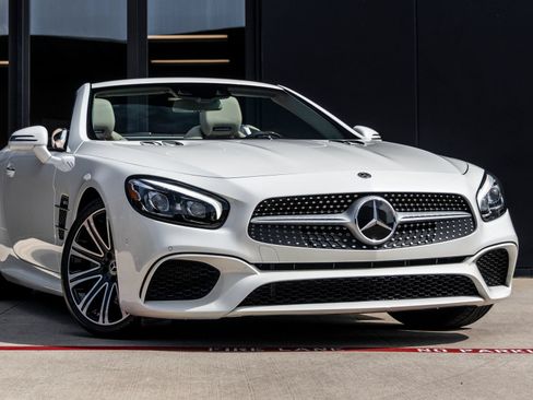 Used 2020 Mercedes-Benz SL 550 image 5