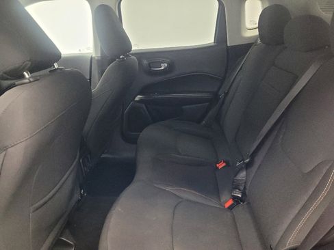 Used 2019 Jeep Compass Sport image 18