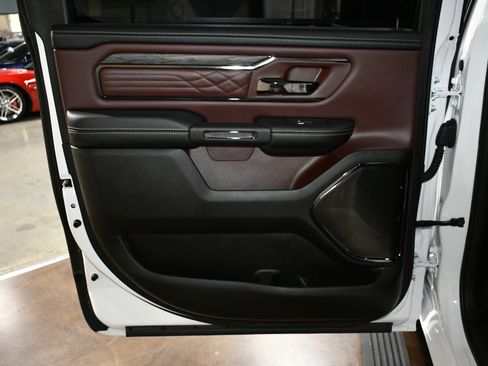 Used 2025 RAM 1500 Limited AWD/4WD image 43
