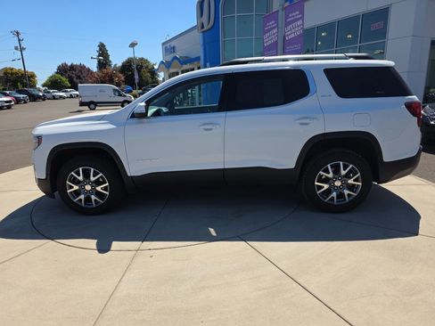 Used 2023 GMC Acadia SLT image 3