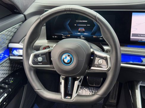 Used 2023 BMW i7 xDrive60 image 23