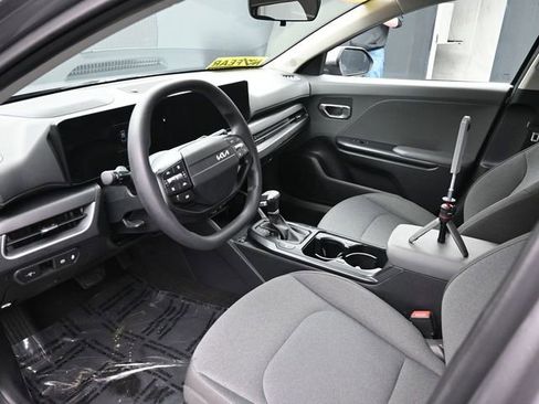 Used 2025 Kia K4 LXS image 12