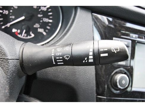 Used 2020 Nissan Rogue S image 14