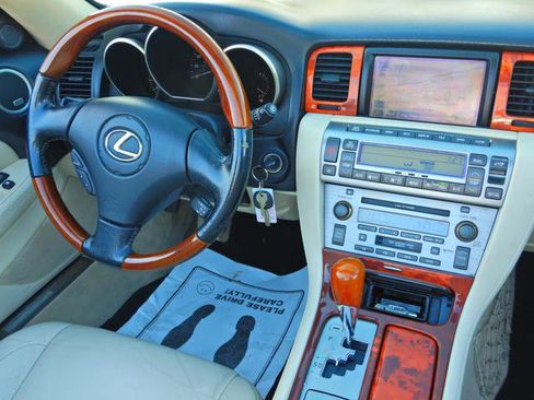 Used 2009 Lexus SC 430 Convertible image 5