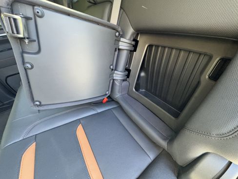 Used 2022 GMC Sierra 1500 AT4 w/ AT4 Premium Package image 13