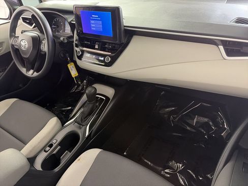 Used 2025 Toyota Corolla LE FWD image 26