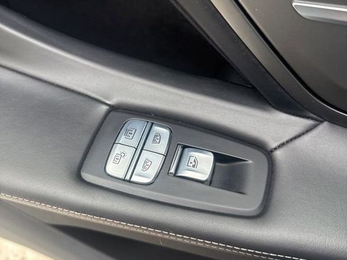 Used 2021 BMW 750i xDrive w/ Executive Package image 35