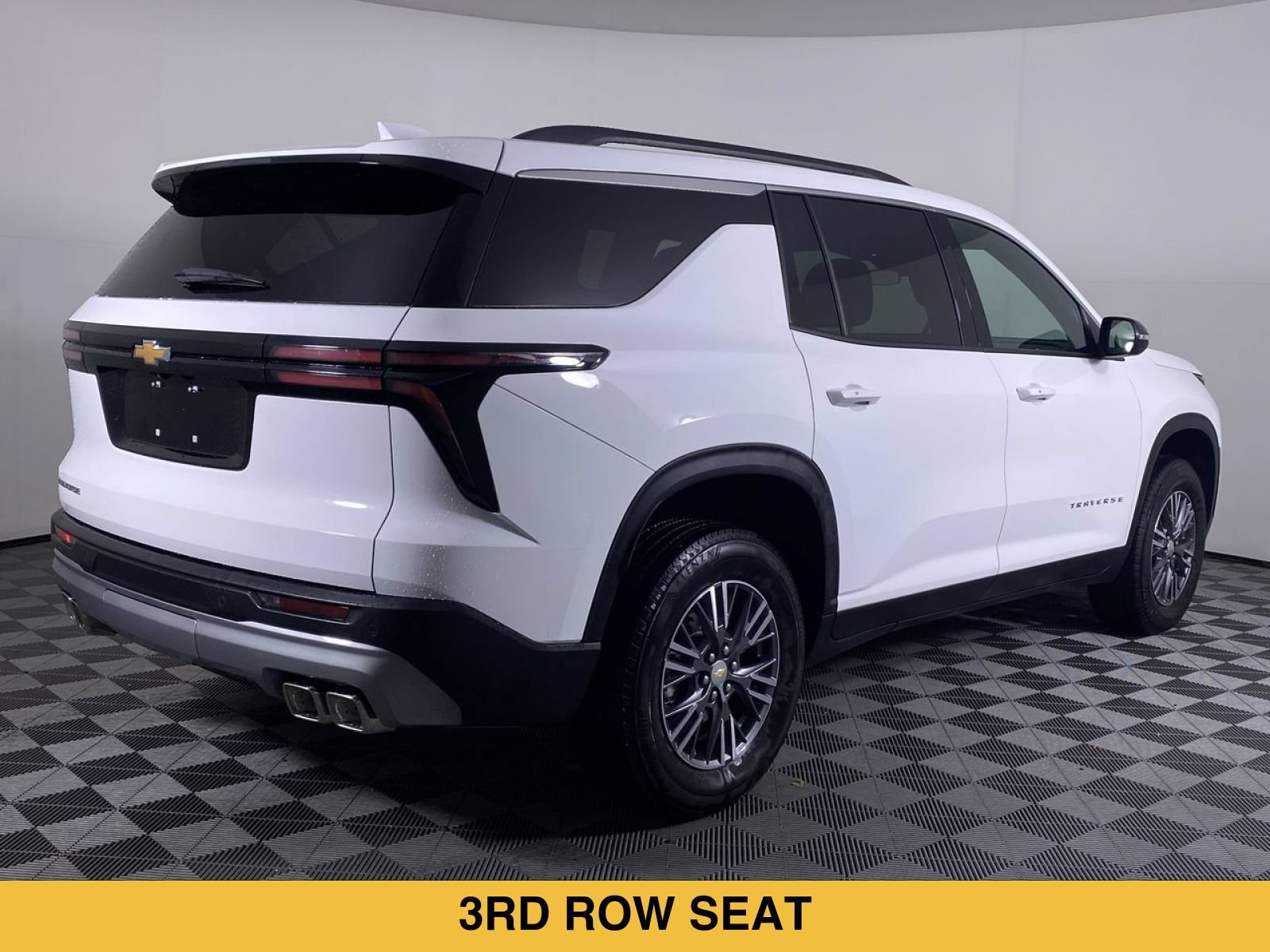 Certified 2026 Chevrolet Traverse LT FWD image 18
