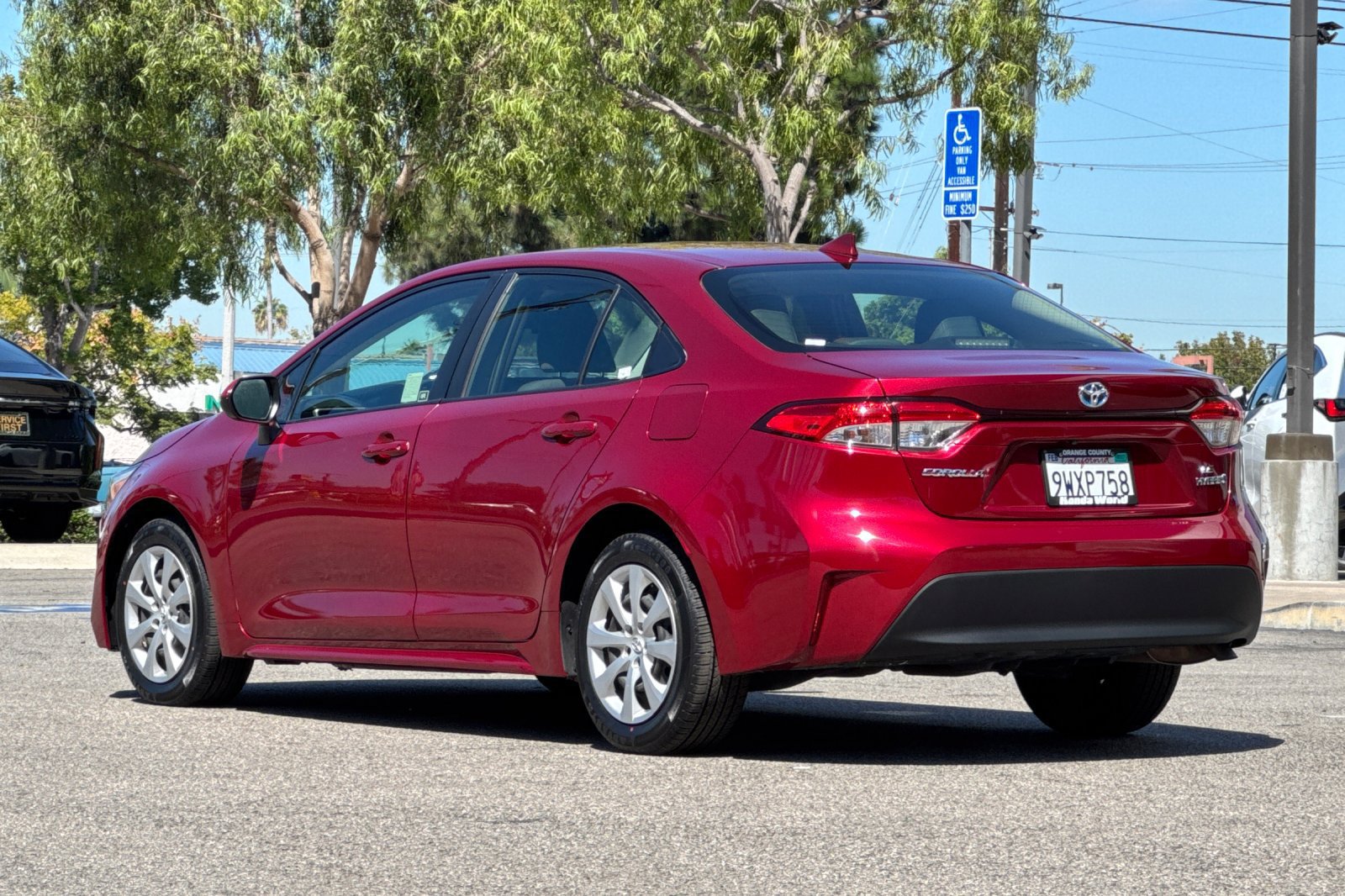 Used 2023 Toyota Corolla LE w/ Carpet Mat Package (TMS) FWD image 6