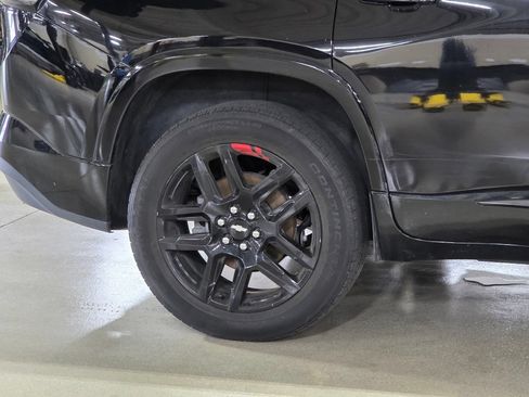 Used 2021 Chevrolet Traverse Premier w/ Redline Edition FWD image 9