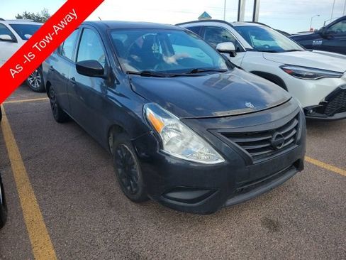 Used 2019 Nissan Versa SV FWD image 4